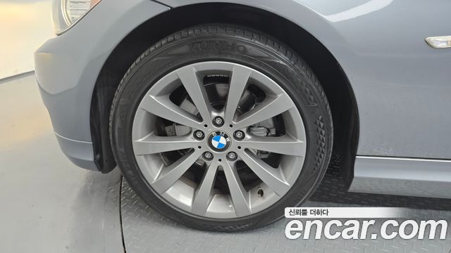 BMW 3 Series (E90) 320i Sedan CP 2011 — фото 5