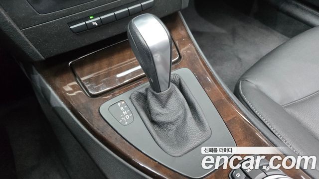 BMW 3 Series (E90) 320i Sedan CP 2011 — фото 9