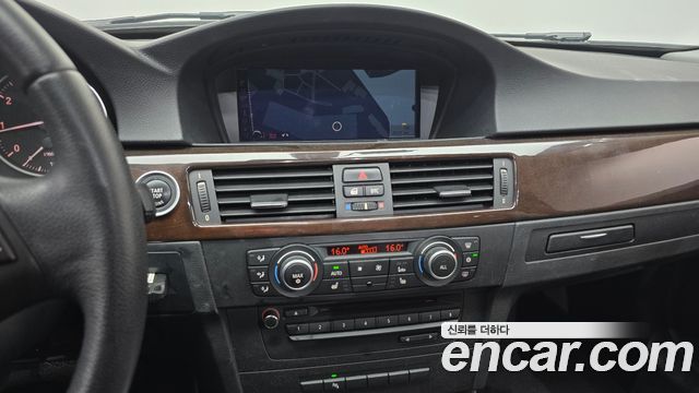 BMW 3 Series (E90) 320i Sedan CP 2011 — фото 14