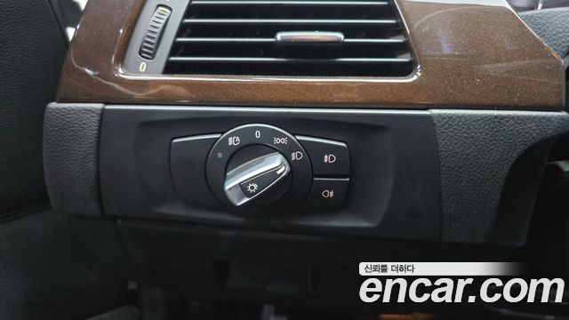 BMW 3 Series (E90) 320i Sedan CP 2011 — фото 17