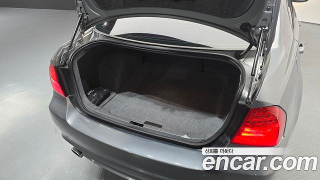 BMW 3 Series (E90) 320i Sedan CP 2011 — фото 20