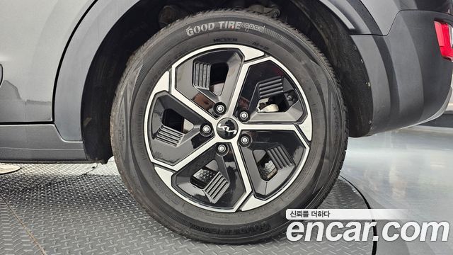 Kia Niro Prestige 2024 — фото 21