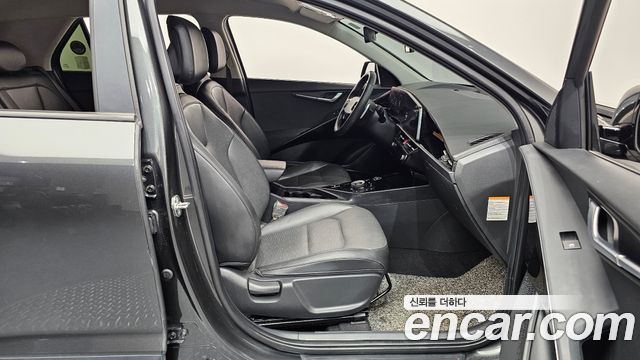 Kia Niro Prestige 2024 — фото 26