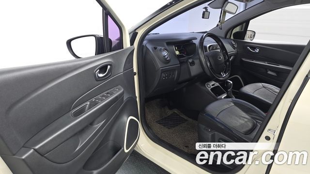 Renault Korea QM3 LE 2018 — фото 10