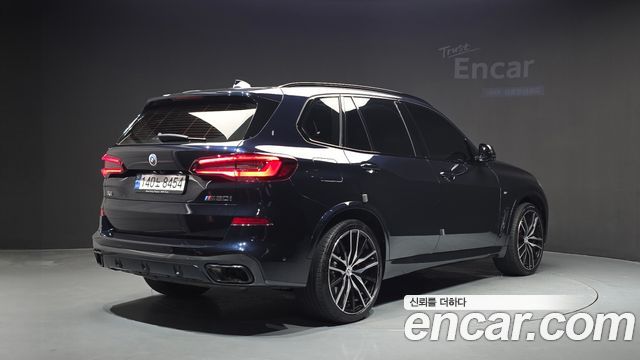 BMW X5 (G05) M50i 2023 — фото 2