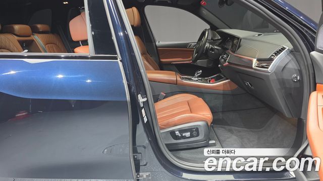 BMW X5 (G05) M50i 2023 — фото 32