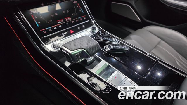 Audi A8 (D5) 55 TFSI Quattro LWB 2021 — фото 9