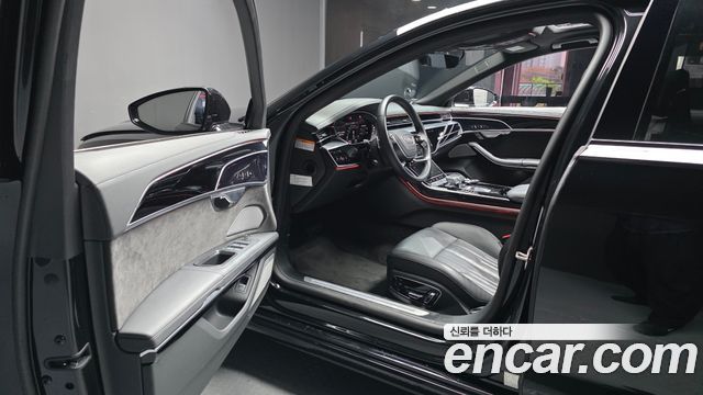 Audi A8 (D5) 55 TFSI Quattro LWB 2021 — фото 10