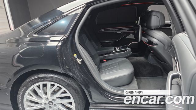 Audi A8 (D5) 55 TFSI Quattro LWB 2021 — фото 15