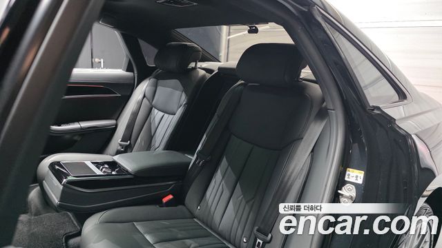 Audi A8 (D5) 55 TFSI Quattro LWB 2021 — фото 16