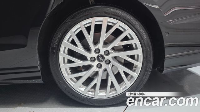 Audi A8 (D5) 55 TFSI Quattro LWB 2021 — фото 27