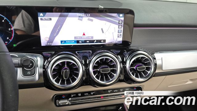 Mercedes-Benz GLB-Class (X247) GLB200 d 2023 — фото 13