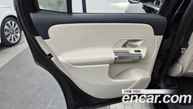 Mercedes-Benz GLB-Class (X247) GLB200 d 2023 — фото 25