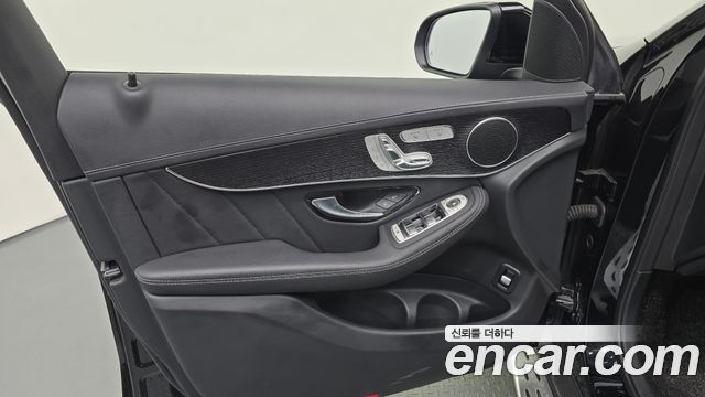 Mercedes-Benz GLC-Class (X253) GCL300 4MATIC Coupe 2023 — фото 24