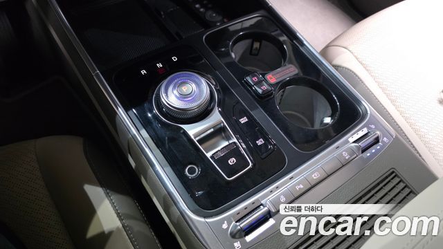 Kia Carnival (IV) HEV 4-Seater Hi Limousine Signature 2025 — фото 9