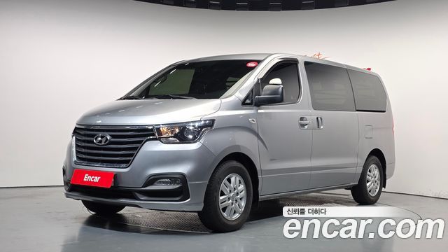 Hyundai Grand Starex Van 3-Seater Smart