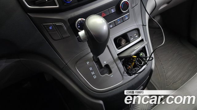 Hyundai Grand Starex Van 3-Seater Smart 2021 — фото 9