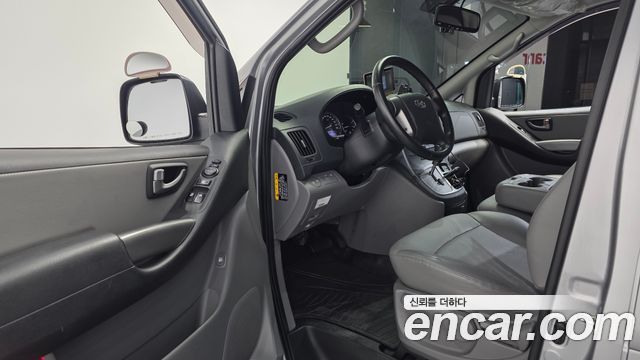 Hyundai Grand Starex Van 3-Seater Smart 2021 — фото 10
