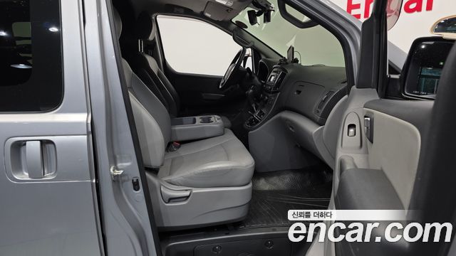 Hyundai Grand Starex Van 3-Seater Smart 2021 — фото 11