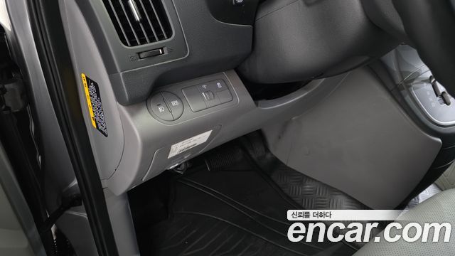 Hyundai Grand Starex Van 3-Seater Smart 2021 — фото 14