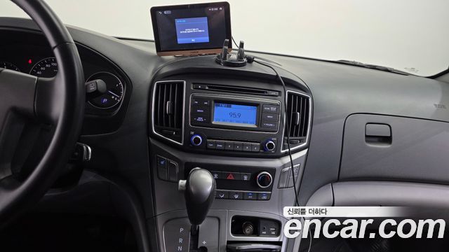 Hyundai Grand Starex Van 3-Seater Smart 2021 — фото 15