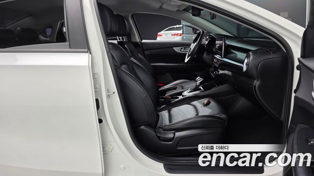 Kia K3 (II) 1.6 Prestige 2022 — фото 26