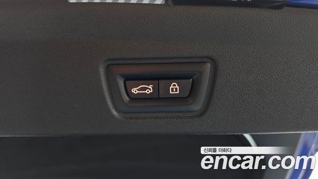 BMW i4 eDrive40 M Sports Pro 2023 — фото 18