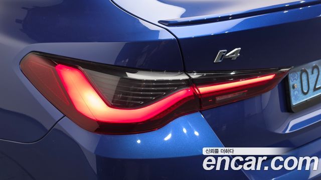 BMW i4 eDrive40 M Sports Pro 2023 — фото 23