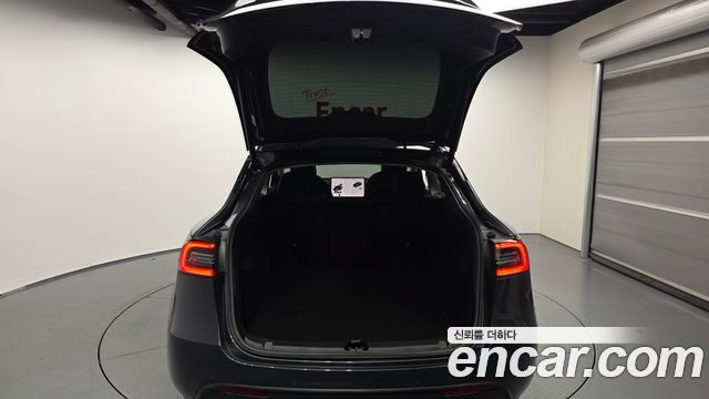 Tesla Model Y Standard Range RWD 2021 — фото 20