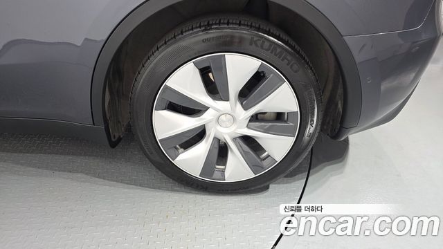 Tesla Model Y Standard Range RWD 2021 — фото 21
