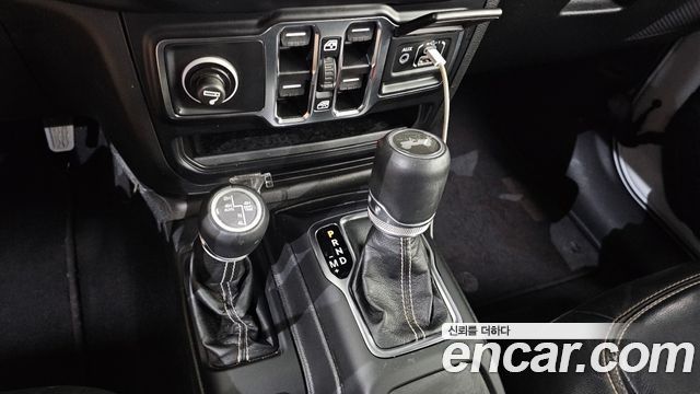 Jeep Wrangler (JL) 2.0 Overland Power Top 4Door 4xe 2021 — фото 9