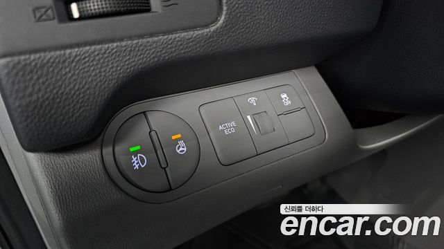 Hyundai Grand Starex Van 3-Seater Smart 2019 — фото 16