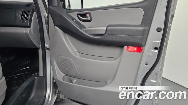 Hyundai Grand Starex Van 3-Seater Smart 2019 — фото 24
