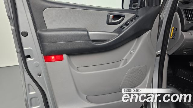 Hyundai Grand Starex Van 3-Seater Smart 2019 — фото 25