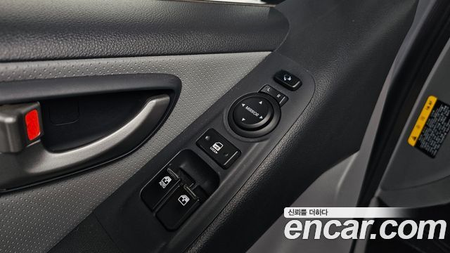 Hyundai Grand Starex Van 3-Seater Smart 2019 — фото 27