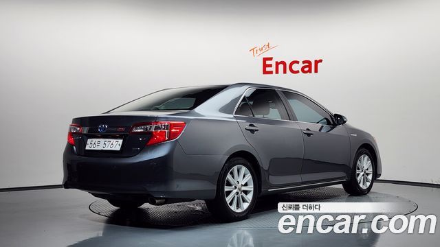 Toyota Camry Hybrid XLE 2013 — фото 2