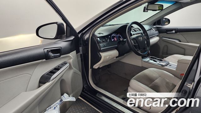 Toyota Camry Hybrid XLE 2013 — фото 10