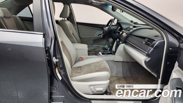 Toyota Camry Hybrid XLE 2013 — фото 11