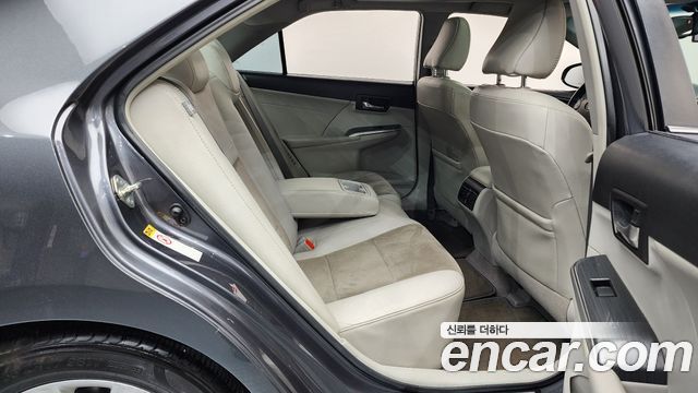Toyota Camry Hybrid XLE 2013 — фото 12