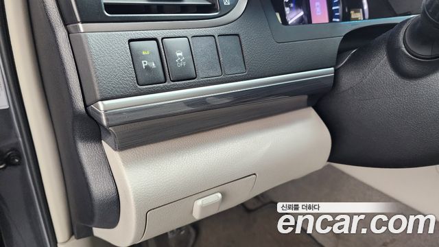 Toyota Camry Hybrid XLE 2013 — фото 19