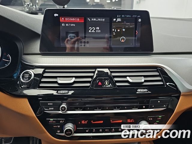 BMW 5 Series (G30) 520d M Sport package 2017 — фото 18