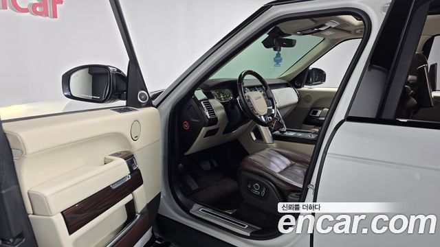 Land Rover Range Rover (IV) 4.4 SDV8 AB LWB DIESEL 2017 — фото 10