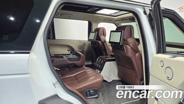 Land Rover Range Rover (IV) 4.4 SDV8 AB LWB DIESEL 2017 — фото 11