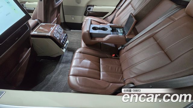 Land Rover Range Rover (IV) 4.4 SDV8 AB LWB DIESEL 2017 — фото 12