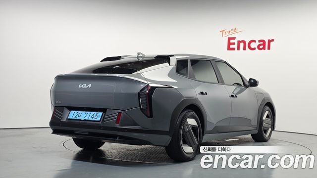 Kia EV4 Standard 2WD Air 2026 — фото 2