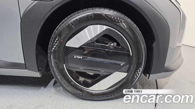 Kia EV4 Standard 2WD Air 2026 — фото 5