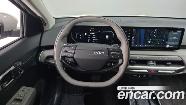Kia EV4 Standard 2WD Air 2026 — фото 13