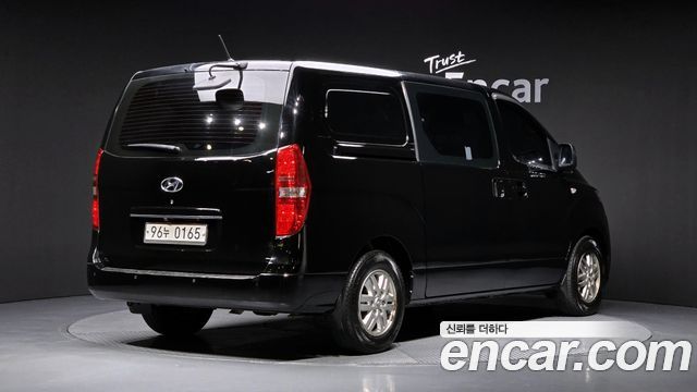 Hyundai Grand Starex Van 5-Seater Modern 2019 — фото 2