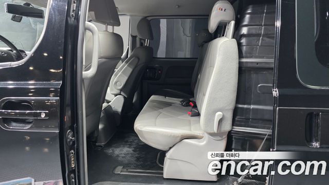 Hyundai Grand Starex Van 5-Seater Modern 2019 — фото 12