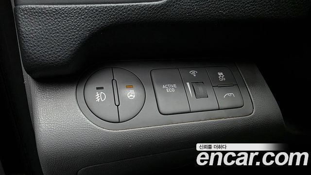 Hyundai Grand Starex Van 5-Seater Modern 2019 — фото 17